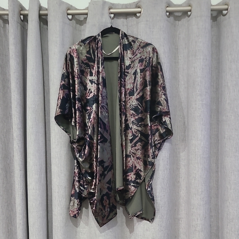 Simply Noelle Black Gray Purple Green Velvety  Lightweight Cover Up NWT